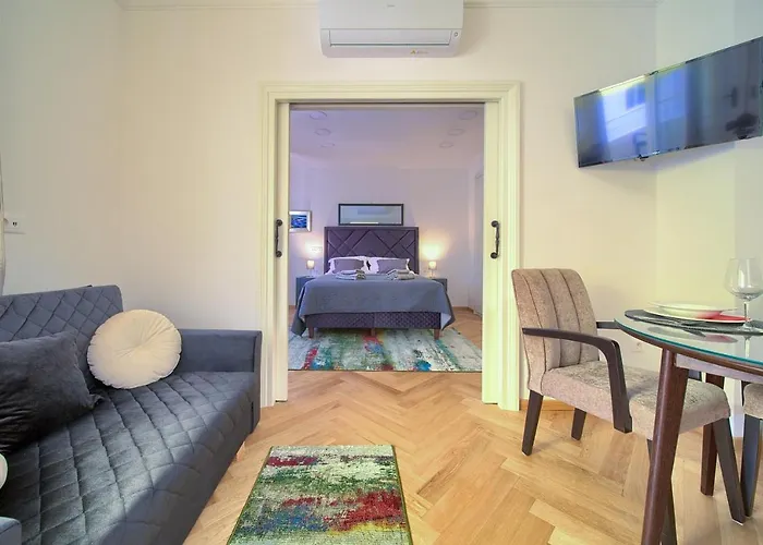 Apartment Paty