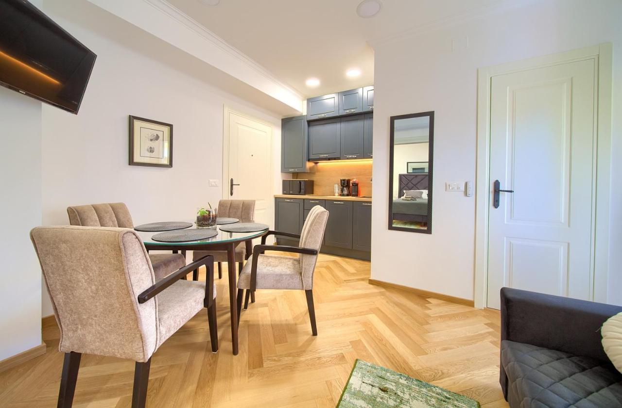 Apartment Paty